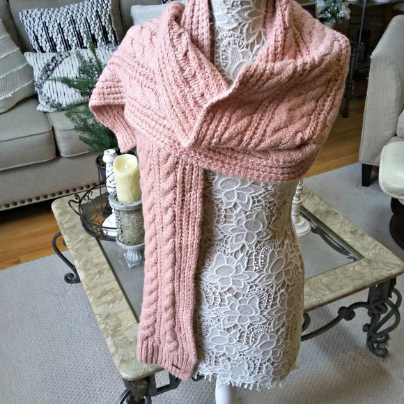 Hollister Accessories - NWT Pretty PINK Cozy KNIT Cable SCARF By Hollister